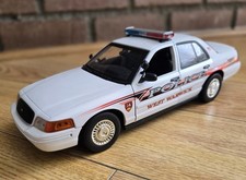 Motormax 79914 Ford Crown Victoria Police Interceptor West Warwick RI 1:18 