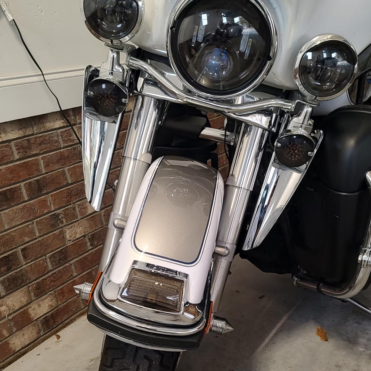 ライトニング　ホロ　13-192s For Harley Touring Street Glide Road King FLHT Front Fork Mount
