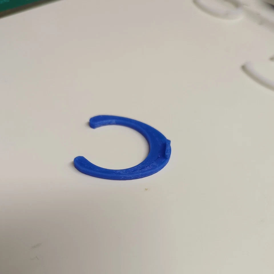 22mm Speedfit Collet Clips, Multi Pack Of 240, 80 of each Red, Blue and White - Image 4 of 4