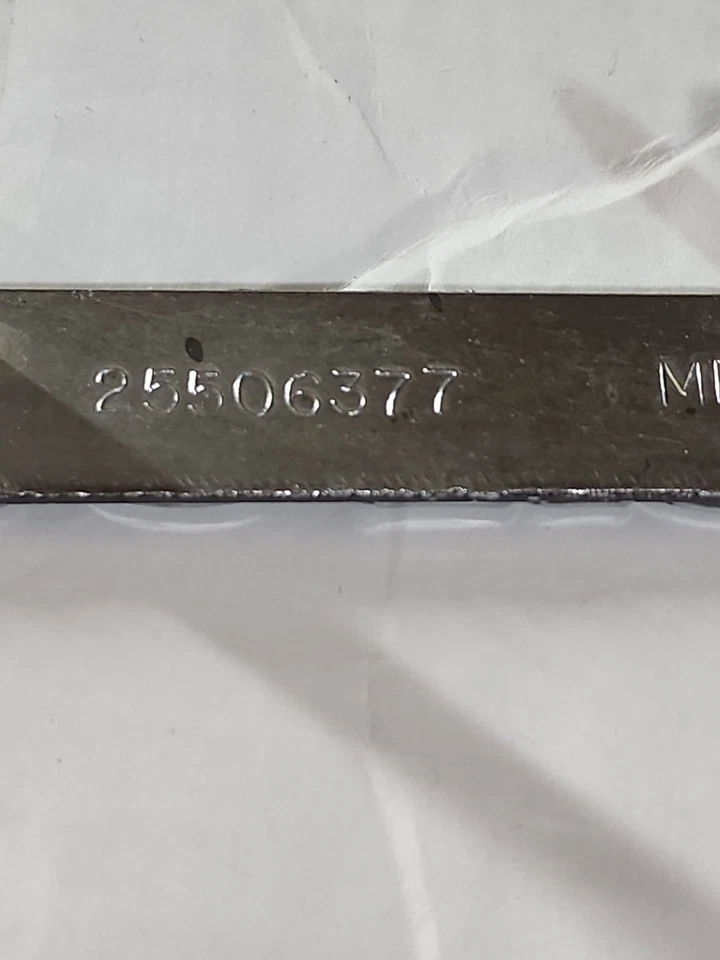 Placa de rejilla de radiador emblema Buick LeSabre Century Electra nuevo 1977-1991 GM NOS  Foto 4 de 4