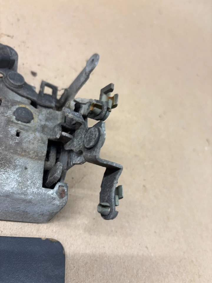 1987 1988 89 1993 Dodge D100 W150 D350 OEM conjunto de pestillos de puerta pequeños pestillo D250 Foto 3 de 4