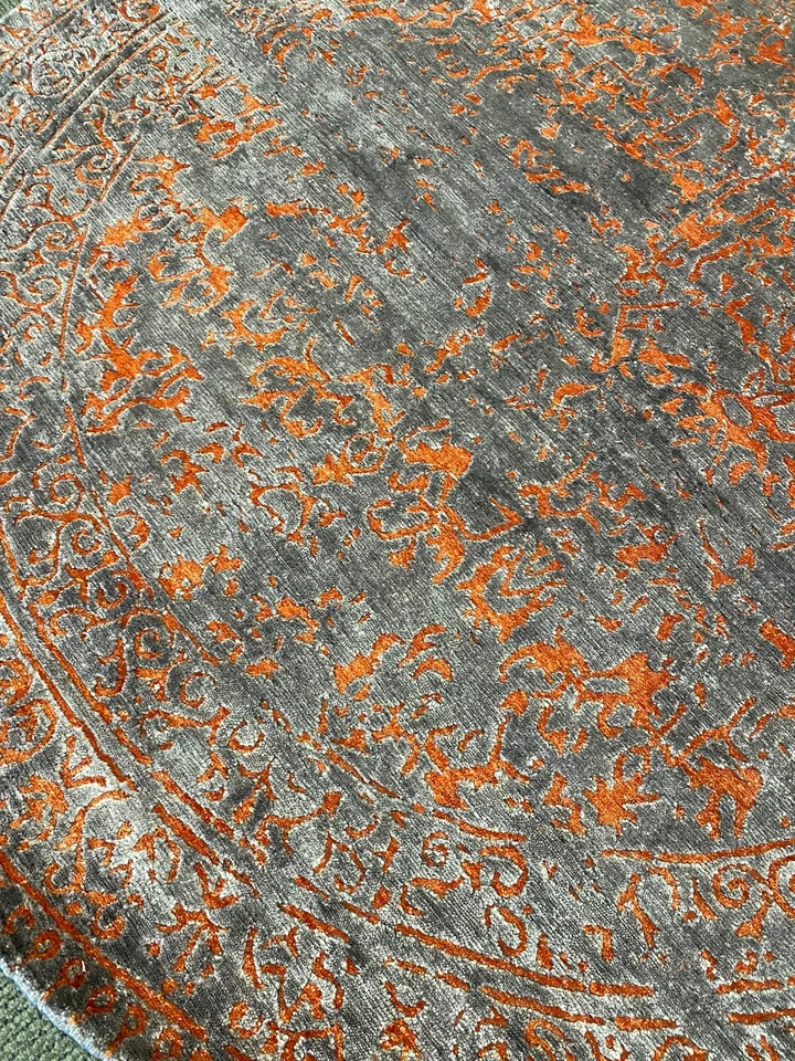 Hand Knotted Tibetan new Transitional rug Gray Rust round 6' circle Viscous Pile - Image 4 of 4