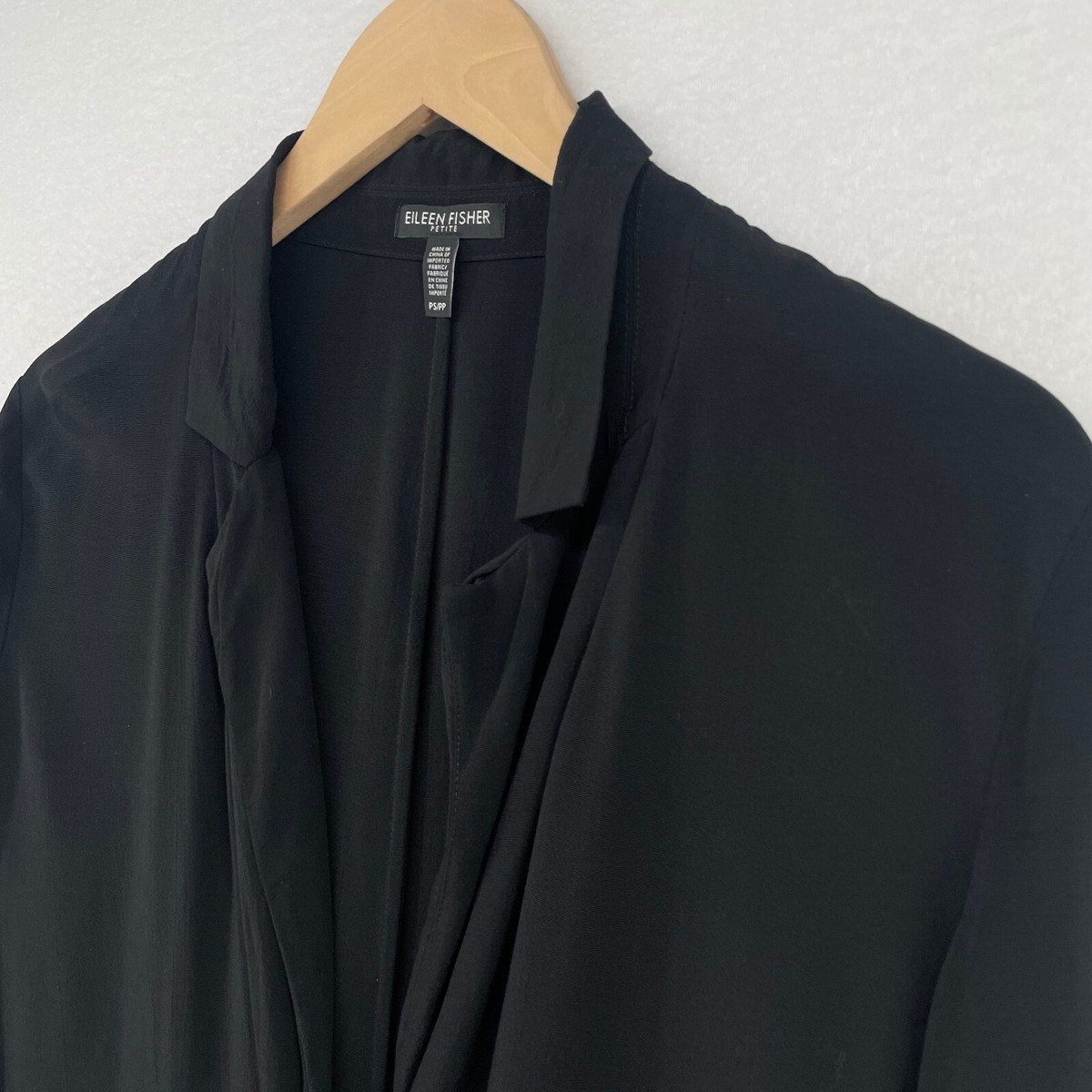 EILEEN FISHER Blazer PS Tencel Viscose Crepe 2 Button Jacket EILEEN FISHER Blazer PS Tencel Viscose Crepe 2 Button Jacket