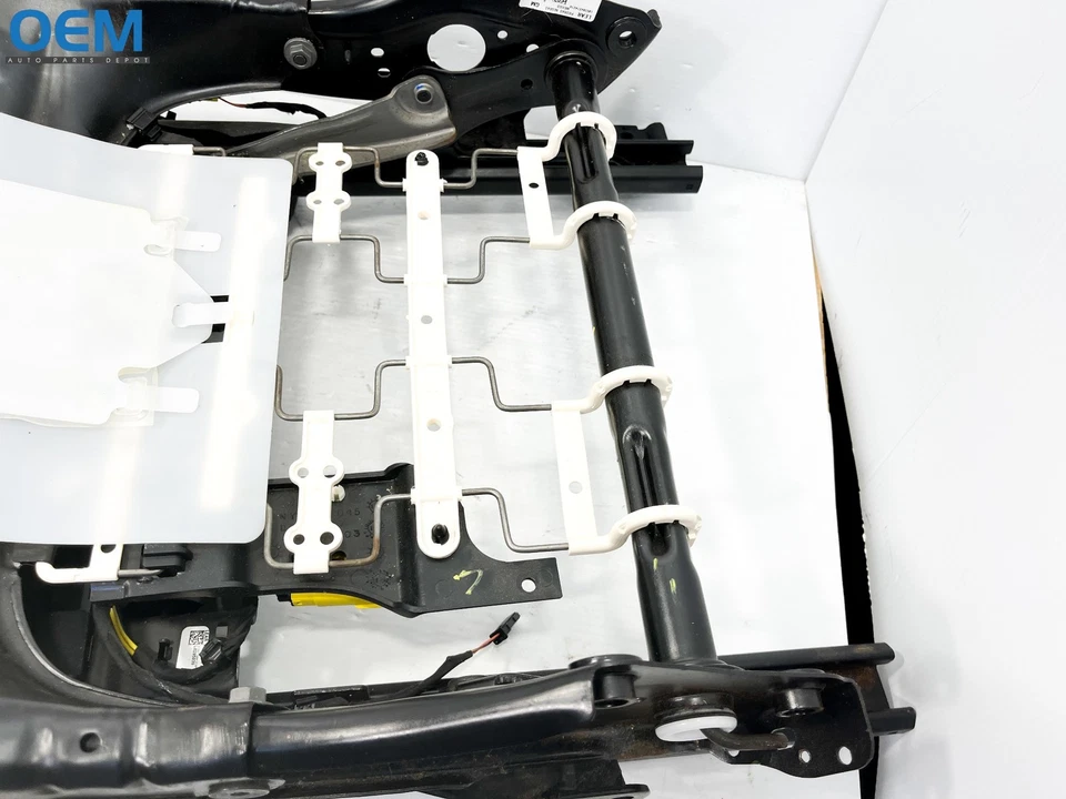 2015-2020 TAHOE SUBURBAN RIGHT PASSENGER SIDE FRONT SEAT TRACK AN3 W/ MEMORY OEM - Image 4 of 4