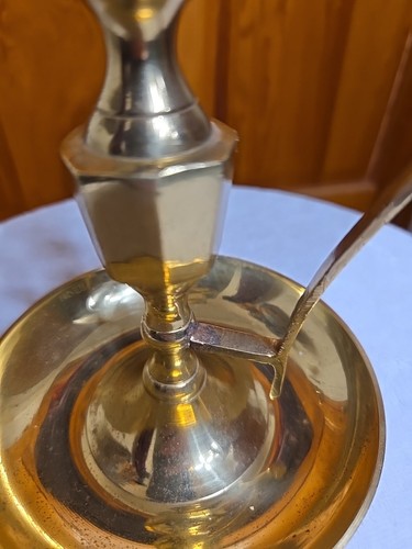 VTG INDIA BRASS CHAMBER STYLE FINGER LOOP TAPERED CANDLESTICK HOLDER 5.5" HIGH - Picture 6 of 10