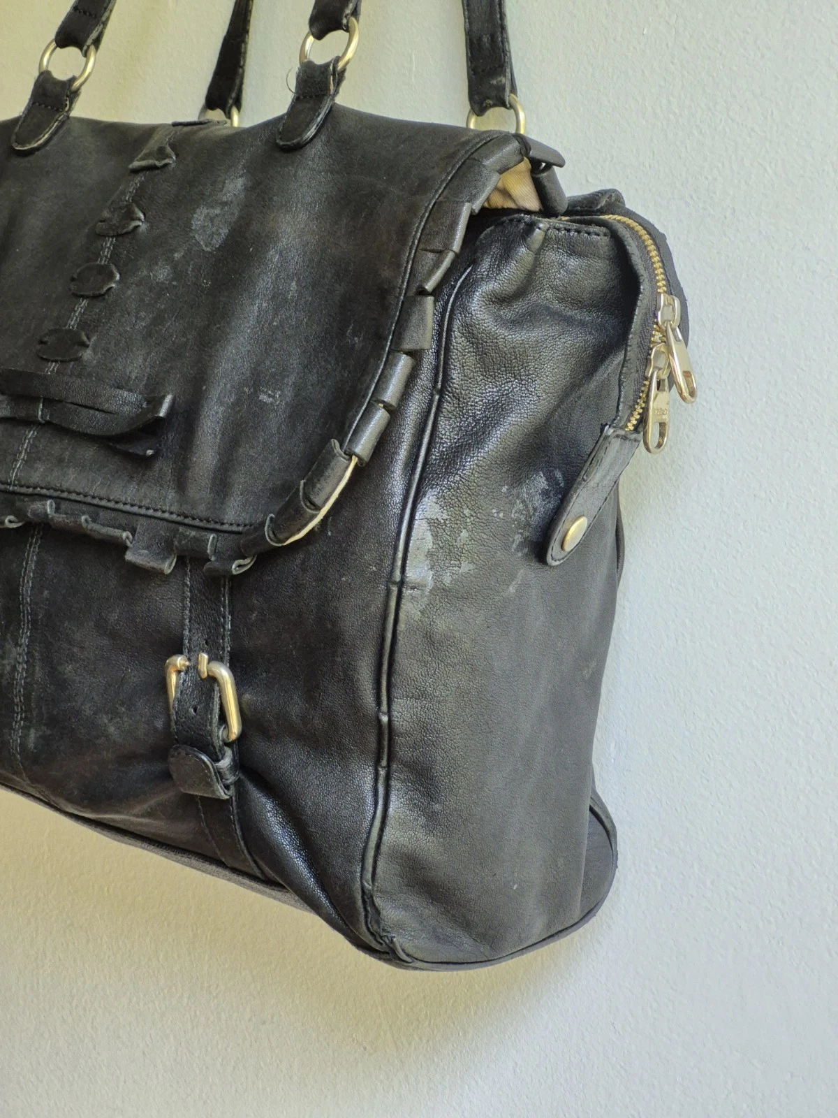 Borsa a tracolla messenger vintage Valentino rosso nero pelle invecchiata