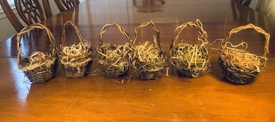 6 Grapevine Rustic Small Easter Baskets With Grass Crafts Table Setting Ideas