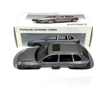 AUTOart 1/18 Porsche Cayenne Turbo