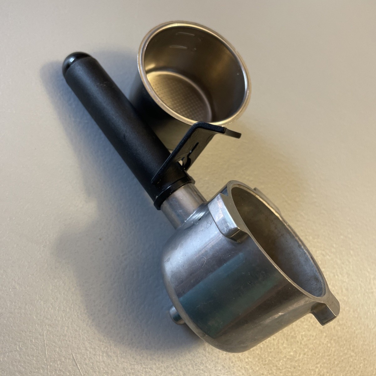 Porte-filtre Krups SS-202313 pour machine à café F309, KM321 Pro Aroma