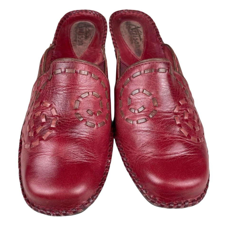 Vintage Clarks Artisan Leather Mules Women’s 7M Red Slip On Comfort Shoes 72963 - Image 3 of 4