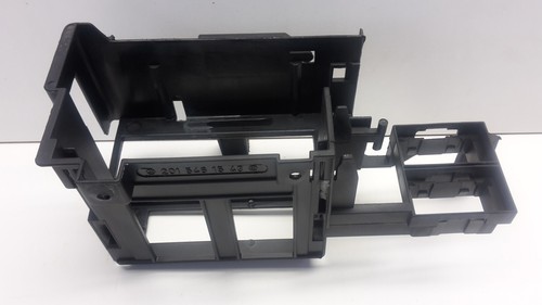 Mercedes W201 190 Halterung Motor Steuergeräte Halter Relais 2015461543