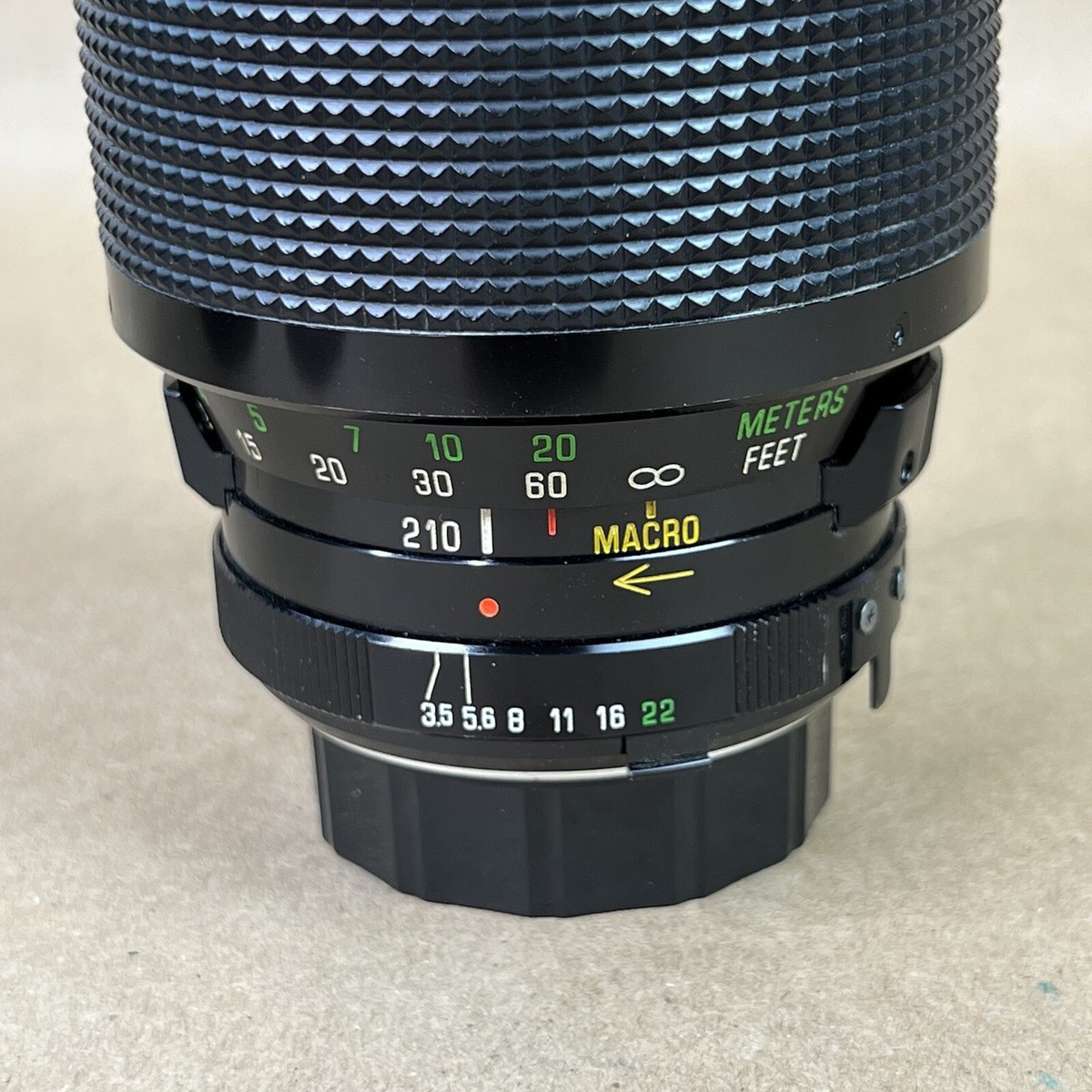 Vivitar Series 1 70-210mm 1:3.5 Macro Focusing Auto Zoom VMC