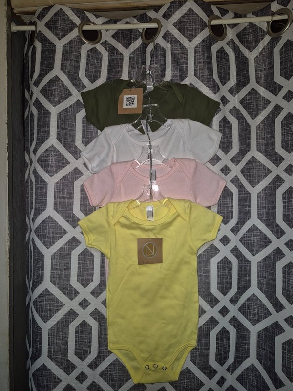Mixed LOT OF 4 One-Piece Infant 6 To 12 Month Onsies NEW DR20-4