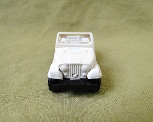 Vintage ERTL: Beige Jeep Diecast - Afbeelding 3 van 6