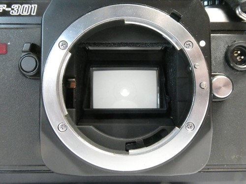 Nikon F-301 (N2000) Multi Mode Fully Working SLR Camera Body - Imagen 10 de 11