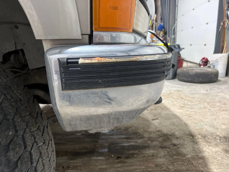 1992 - 1999 Chevy Suburban 2500 Chrome Bumper — 第 2/4 张图片