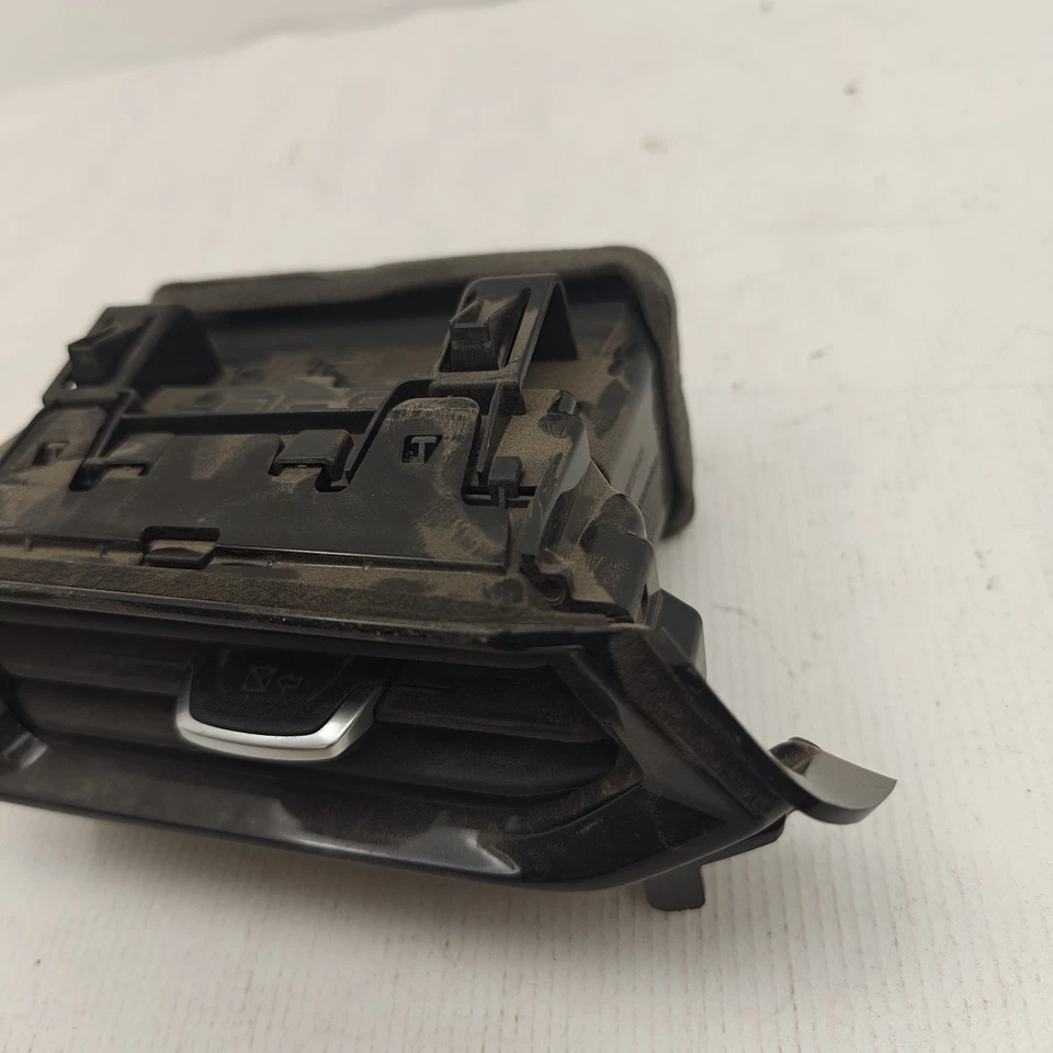 Panel de tablero delantero izquierdo Nissan Sentra 2020-2021 rejilla de ventilación de aire exterior OEM Foto 3 de 4