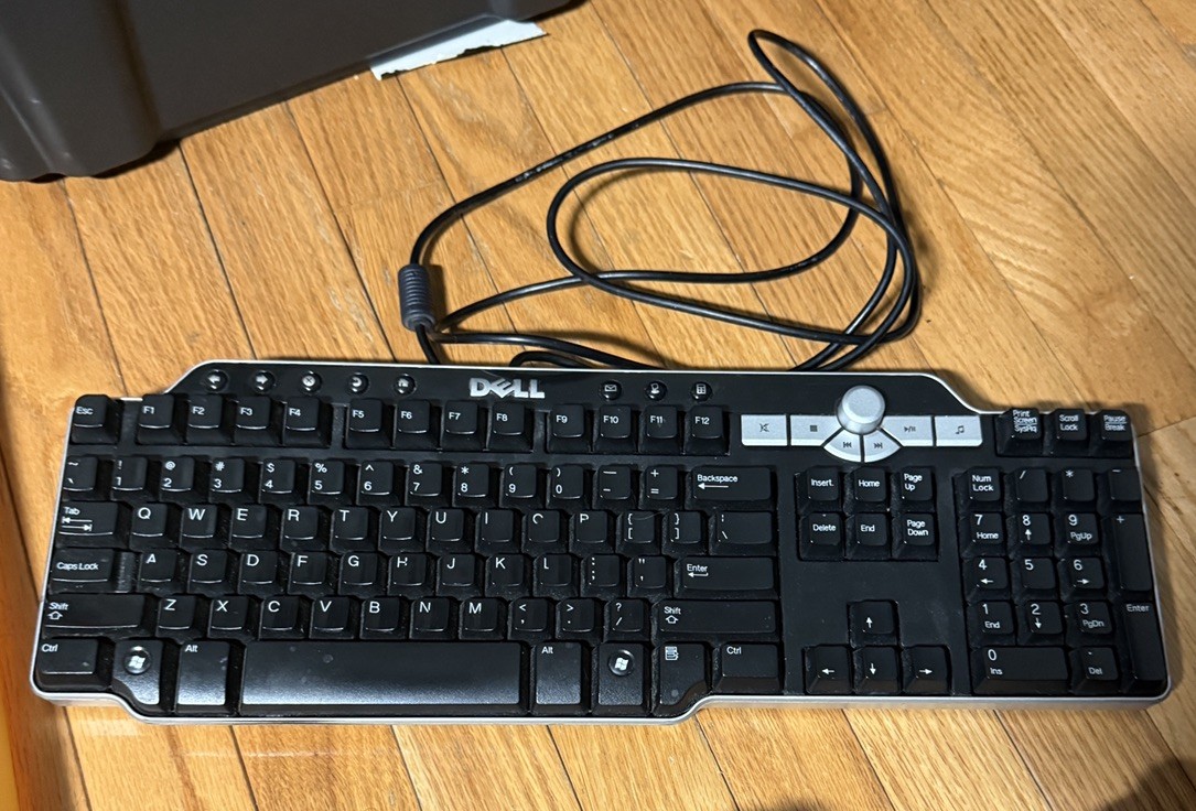 Dell SK-8135 USB Wired Multimedia Keyboard Black OEM Quiet Office Home Tested