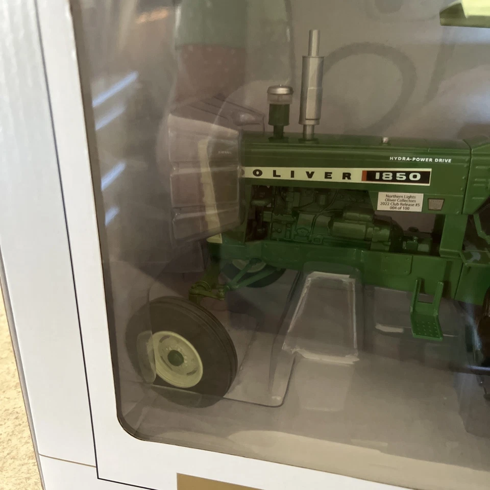 1/16 Spec Cast Oliver 1850 Wide Front Collectible Tractor, Nib - Image 3 of 4
