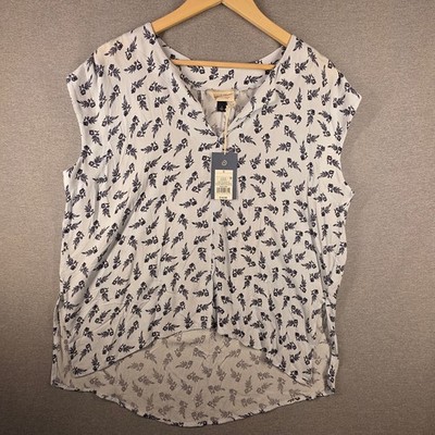 NWT! Universal Thread Womens Cap Sleeve V-Neck Floral Blouse Blue Navy Small