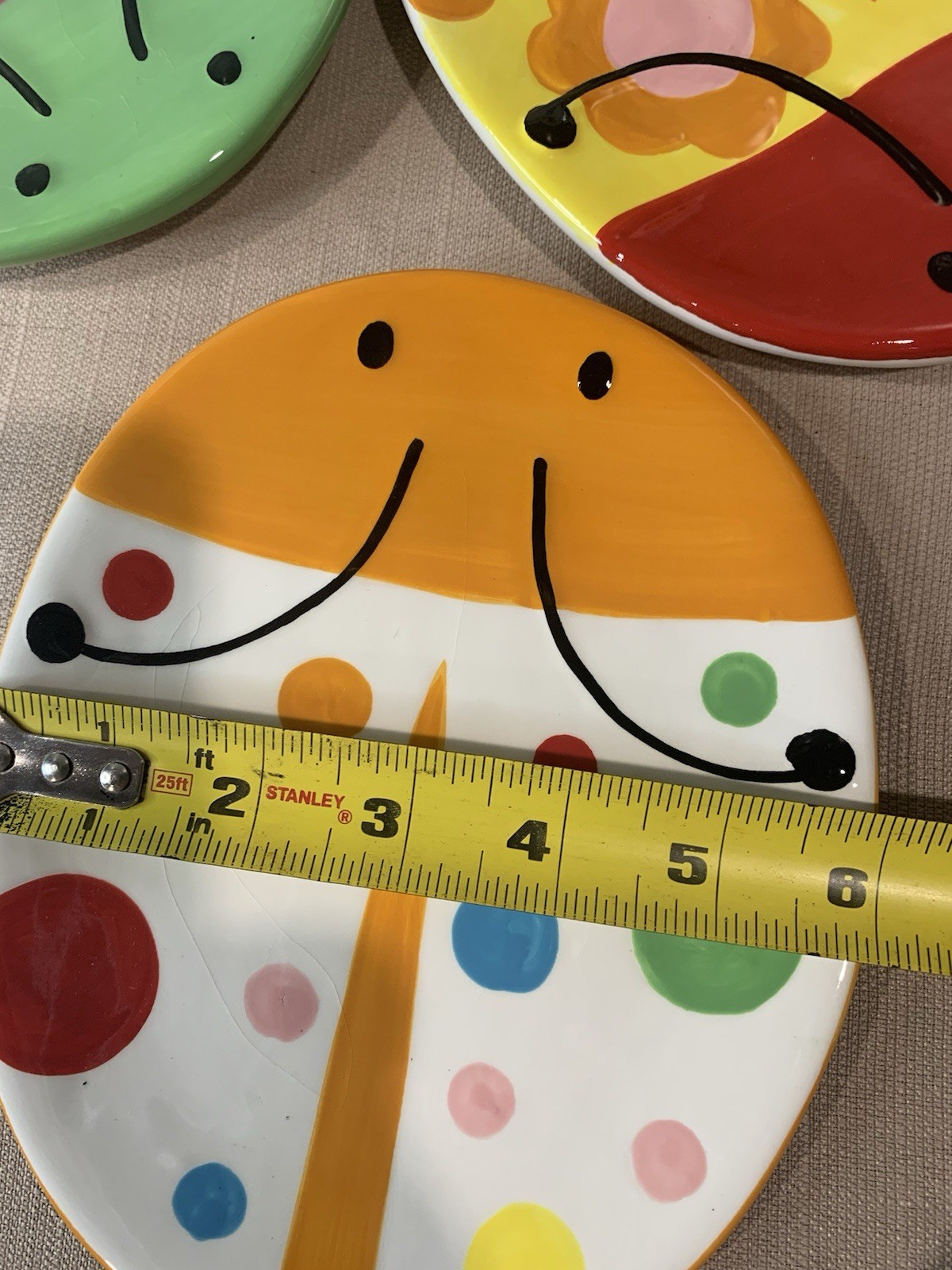 New In Box Boston Warehouse Set Of 4 Whimsical Ladybug Shaped Plates 7 1/2