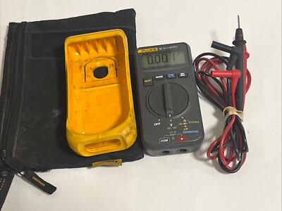 Fluke 16 Multimeter With Protective Rubber Case, Zippered Soft Case, Test Leads