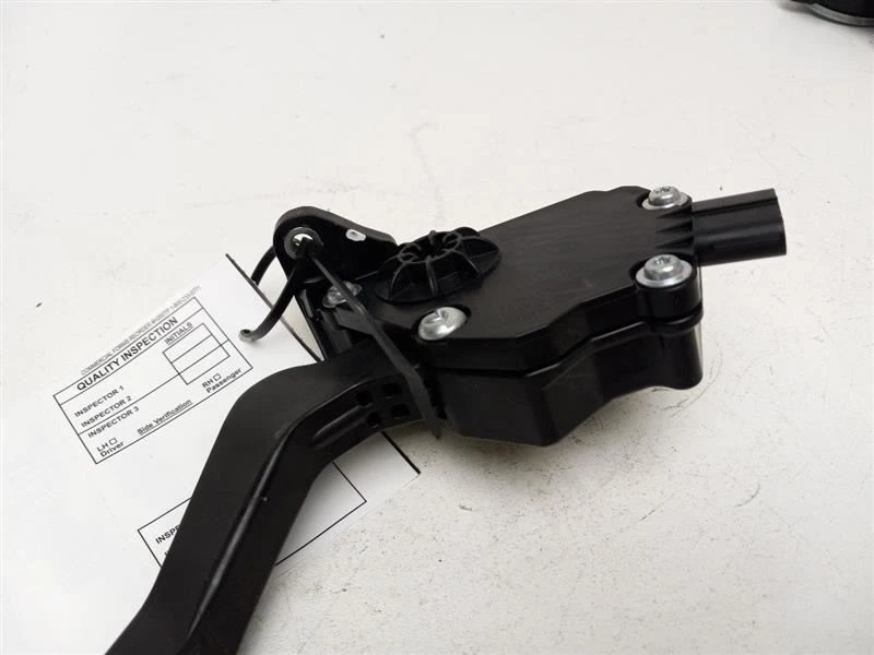 Pedal de gasolina Subaru Impreza 2015 Foto 3 de 4
