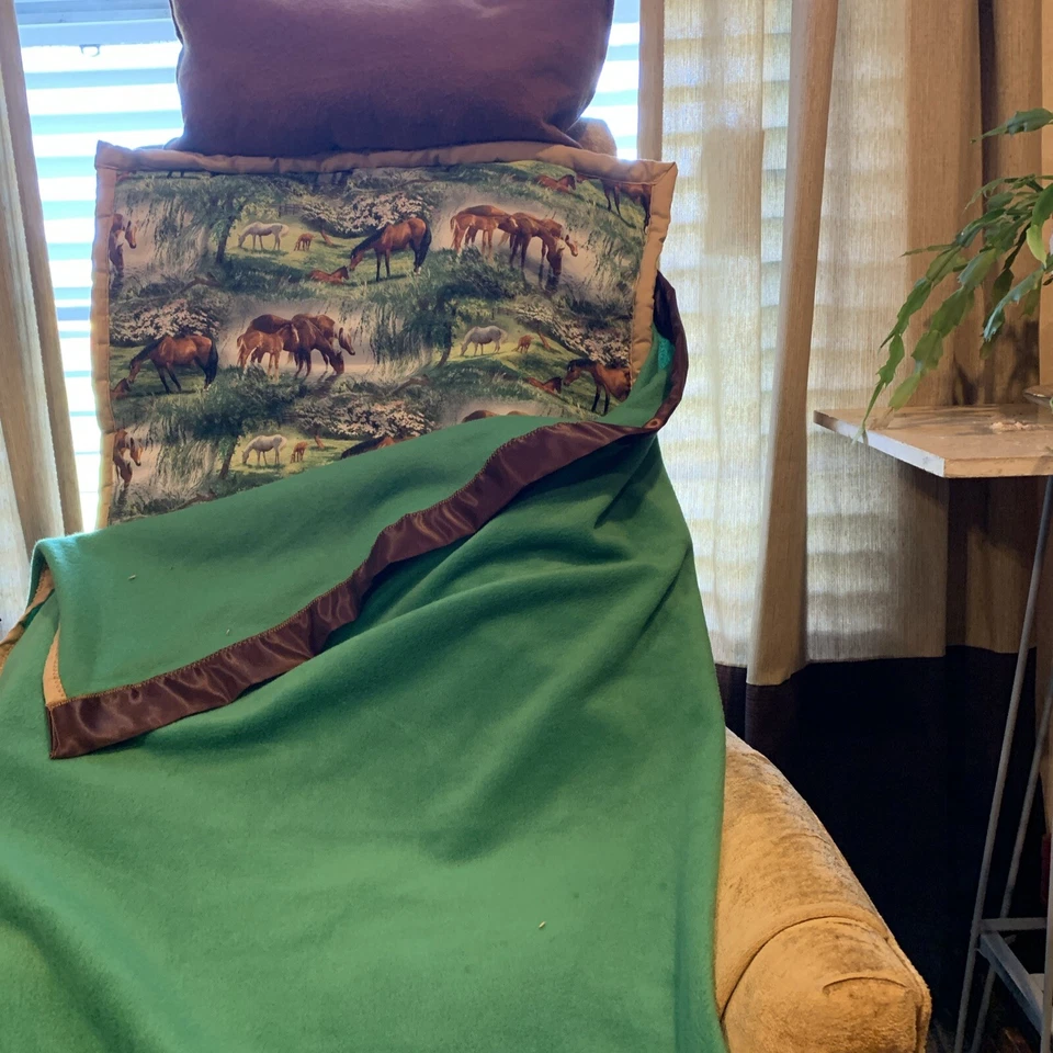 Boys Horselover  Nap Mat Kids Green Blanket  Pillow Travel Sleeping Bag - Image 2 of 4