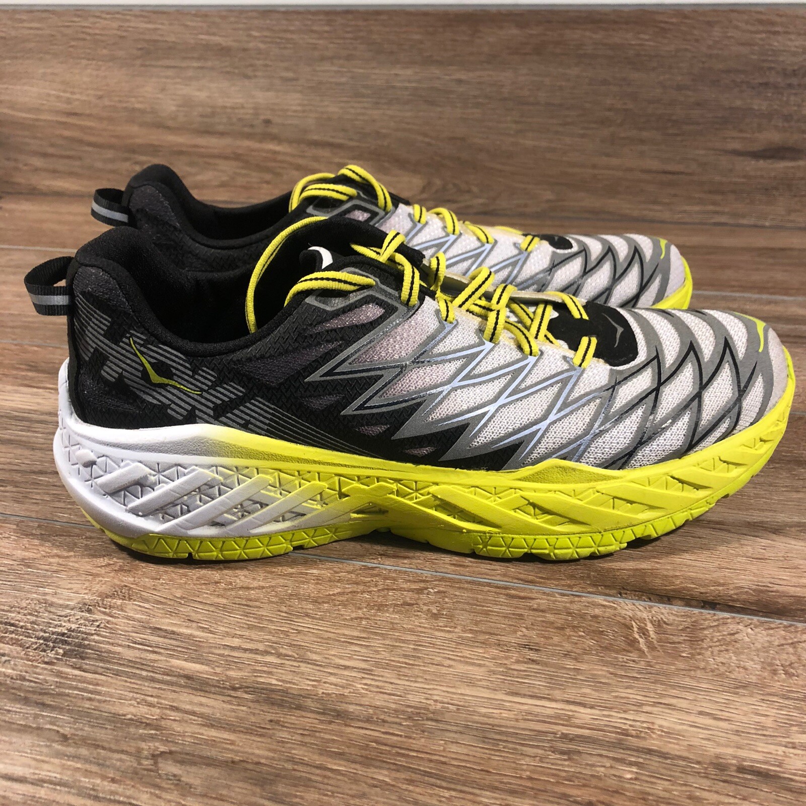 hoka one one clayton 2 kona