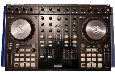 Native Instruments Traktor Kontrol S4 MK2 DJ Controller Schwarz SEHR GUT