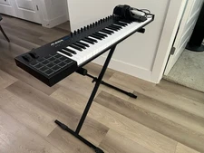 Alesis VI61 - 61 Key USB MIDI Keyboard Controller with 16 Pads