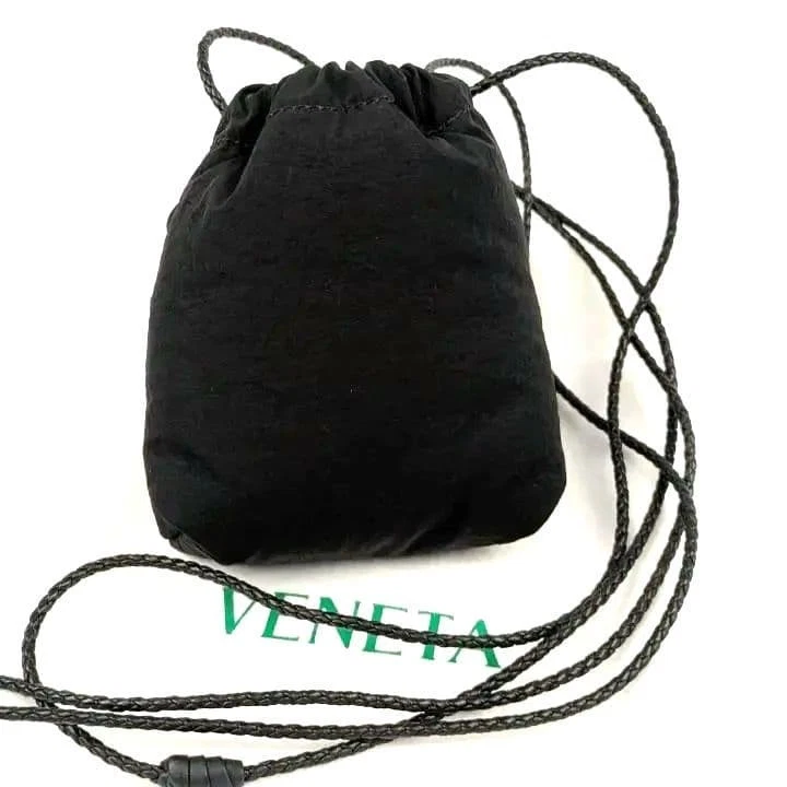 Mini bolso de hombro con cordón de nailon Bottega Veneta Foto 3 de 4