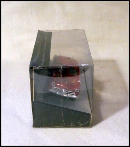 White Rose 1949 Ford Sedan FDNY Chief 50th Anniversary New Old Stock 1:43 #935 - Picture 2 of 7