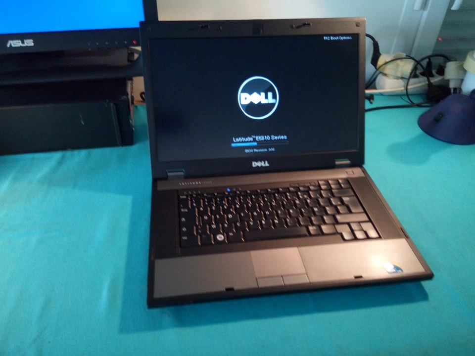 PC -Dell Latitude E5510 de (i3) 1ém /avec Windows 10/ H/ (15,6" pouce) - Photo 3/4