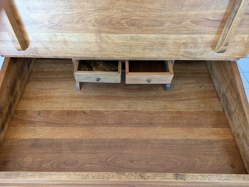 Escritorio del capitán Foto 3 de 3