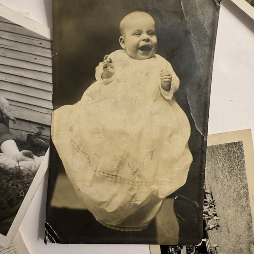 LARGE LOT OF BLACK & WHITE VINTAGE PHOTOS FOUND SNAPSHOTS 200 Plus Photographs - Picture 24 of 24