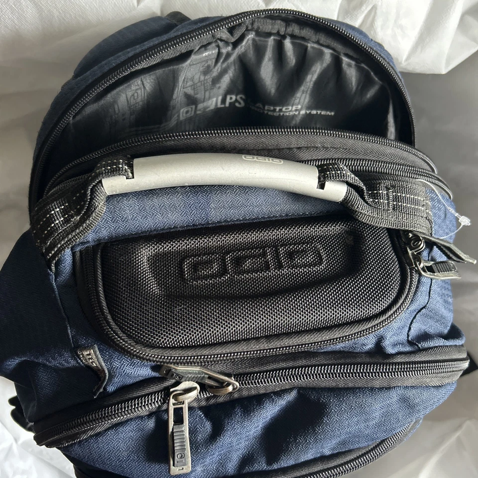OGIO Laptop Business Travel Student Backpack Travel Friendly Blue Lightweight !! - Image 3 of 4