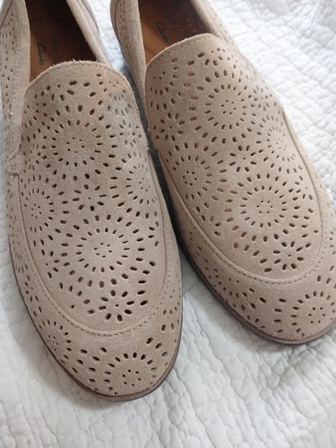 Mocassino donna Clarks Trish Calla taglio laser scamosciato nuovo taglia 8