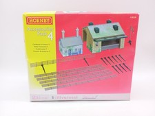Hornby R8230 Accessories Pack 4 - New & Boxed (wear to box)