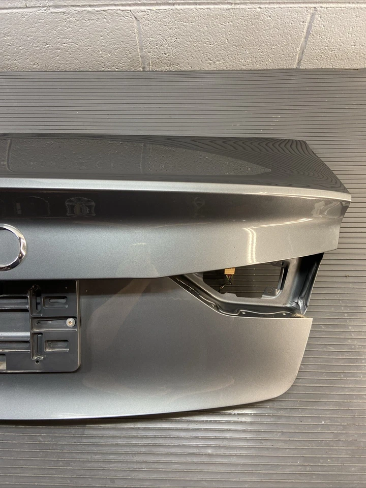 2016-2020 Audi S3 8V Rear Trunk Boot Lid Hatch Monsoon Gray OEM Panel NOTE — 第 3/4 张图片