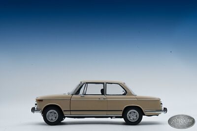 京商 1/18 BMW2002 tii Beige 京商 1/18 BMW2002tii(ベージュ) 1/18