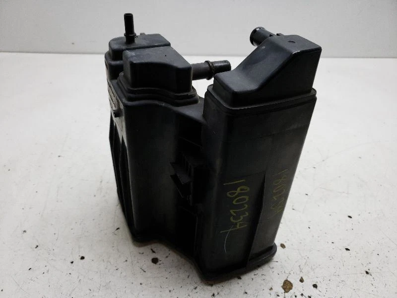 2006 Mazda 3 vasilha de vapor de combustível 3M51-9E857-EF - Imagem 4 de 4