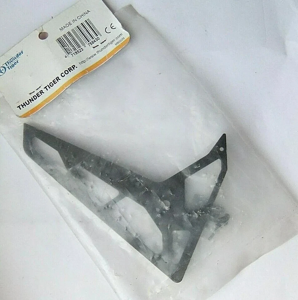 TAIL FIN SET , E325 PV0743 THUNDER TIGER - Image 2 of 2