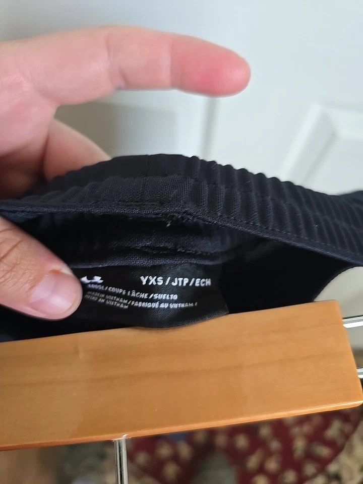 Under Armour Boys Size Xs Rock Shorts - Image 4 of 4