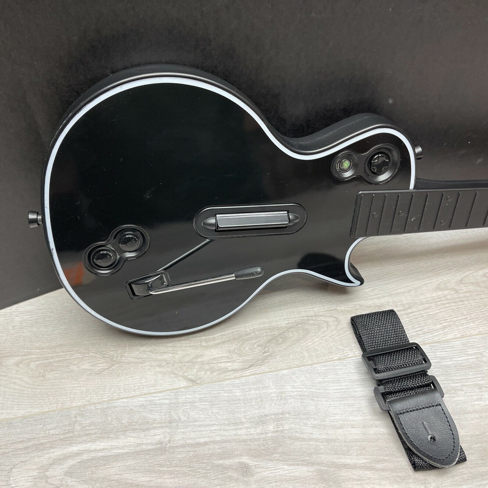 XBOX 360 Guitar Hero III Gibson Wireless Controller Les Paul - REFURBISHED