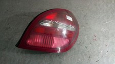 Feu arrière Nissan ALMERA