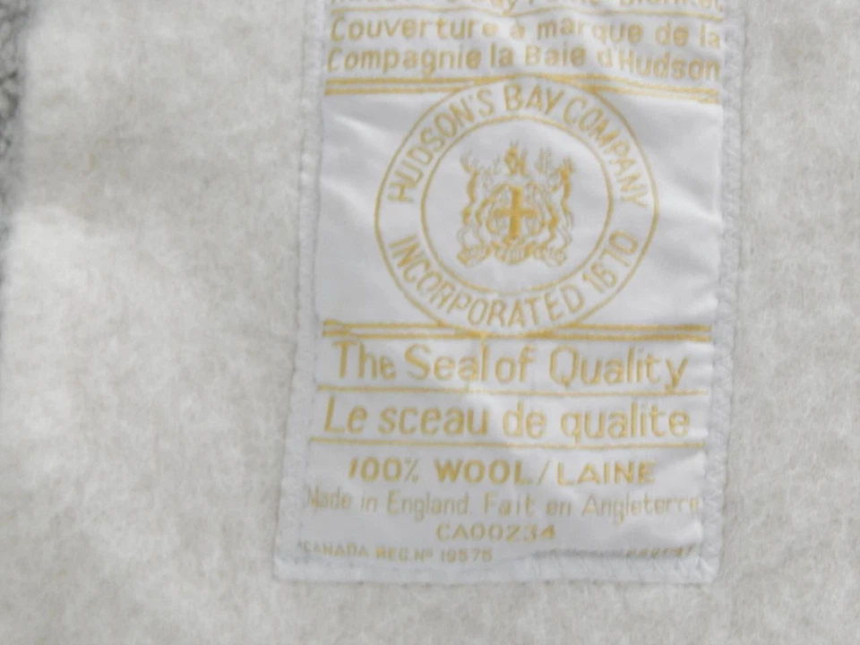VINTAGE CLEAN LG SIZE HUDSON BAY 4 POINT TRADE BLANKET - CLSC LOOK - CAPOTE STYL - Image 3 of 4