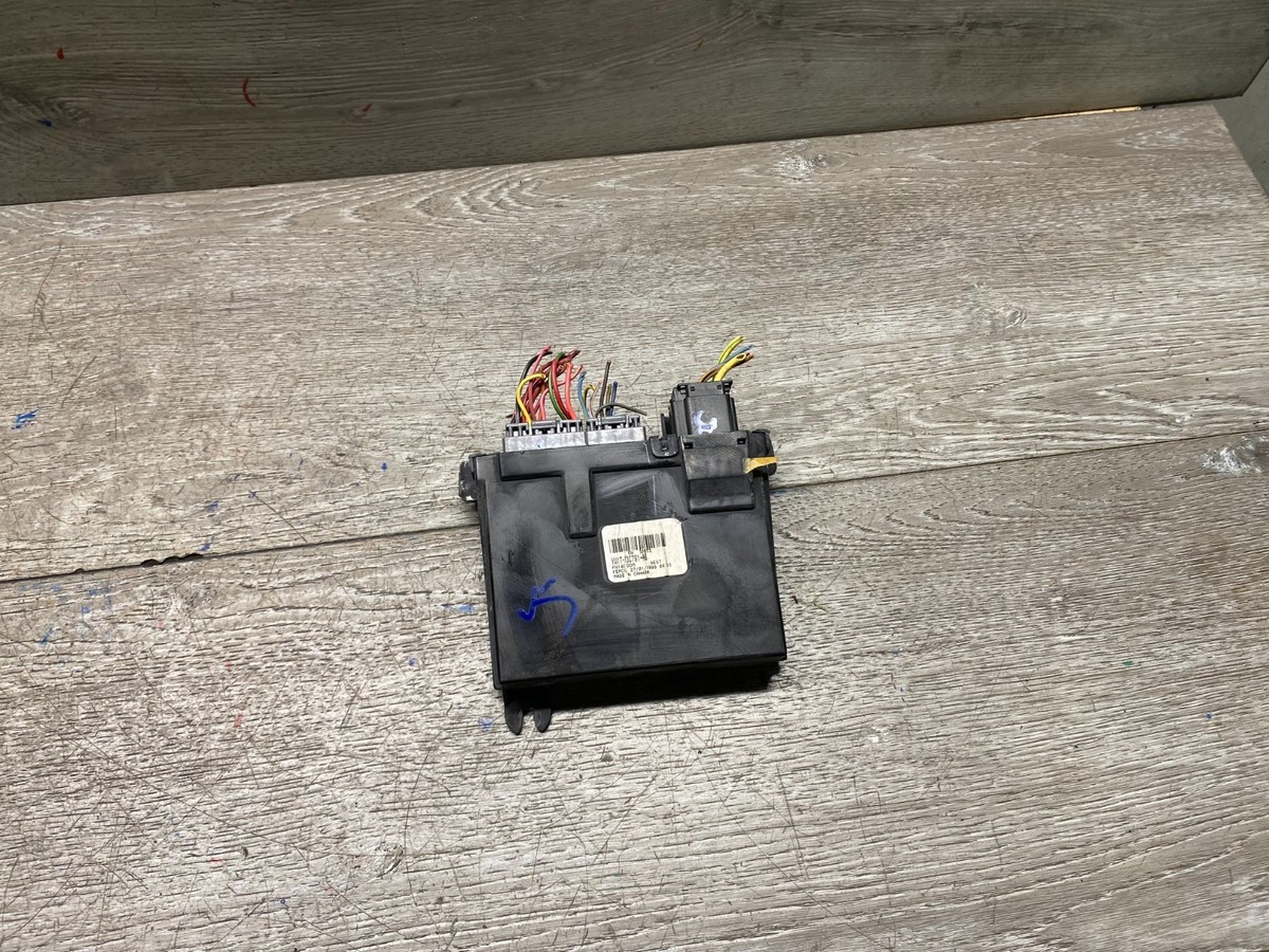 OEM LINCOLN TOWN CAR 1998-2002 KEYLESS ENTRY DRIVER DOOR MODULE