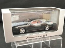 Porsche Panamera 4S MINICHAMPS