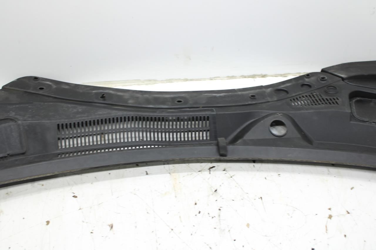 2014-17 Maserati Ghibli 3.0L FR Windshield Cowl Vent Grill Cover Panel 670010468